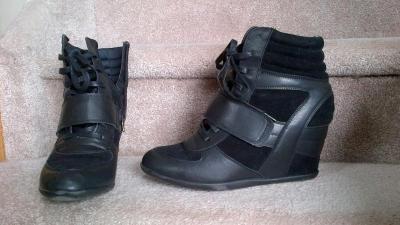 post-19011-0-55734400-1349188873_thumb.j