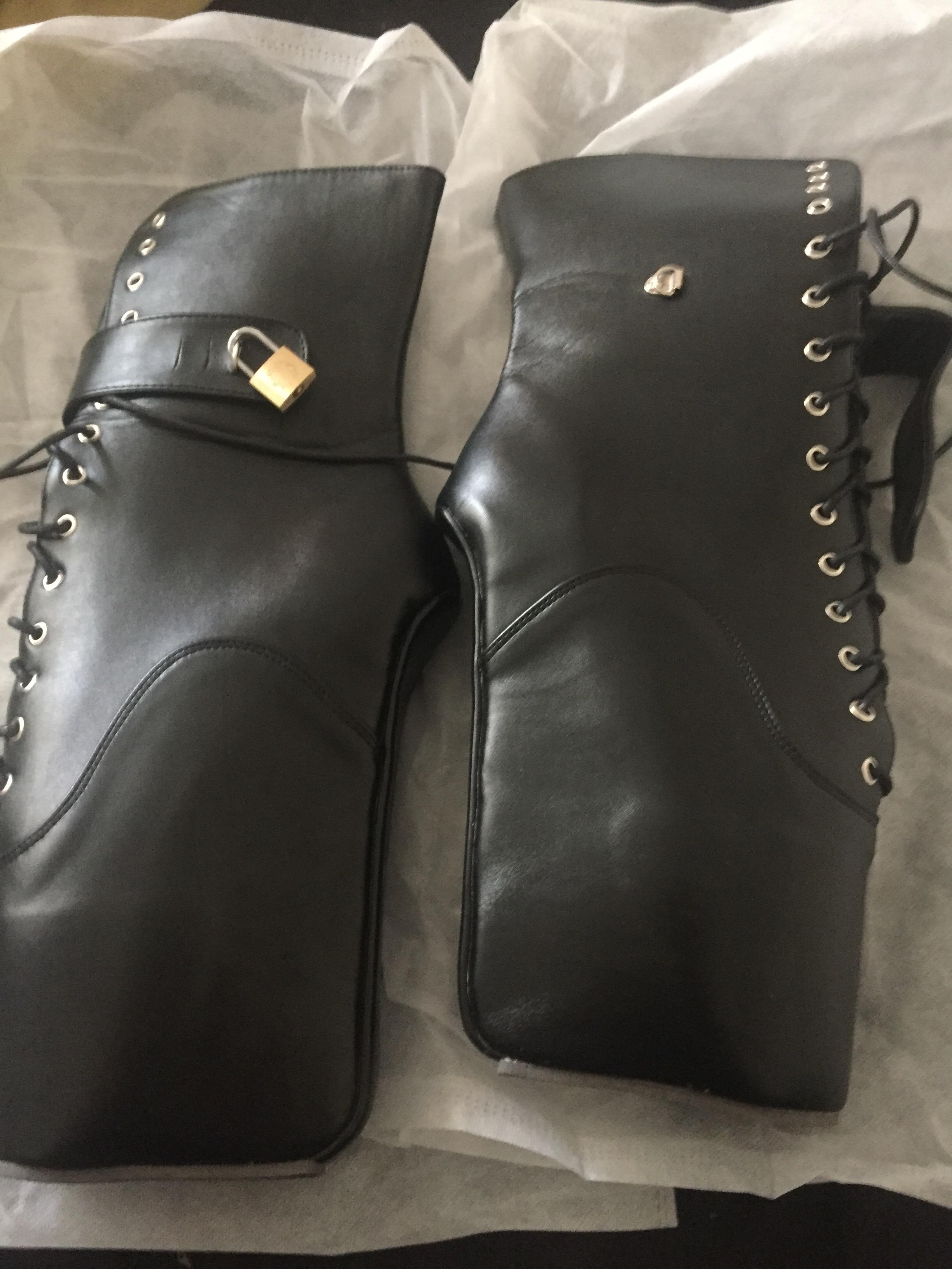 locking ballet boots