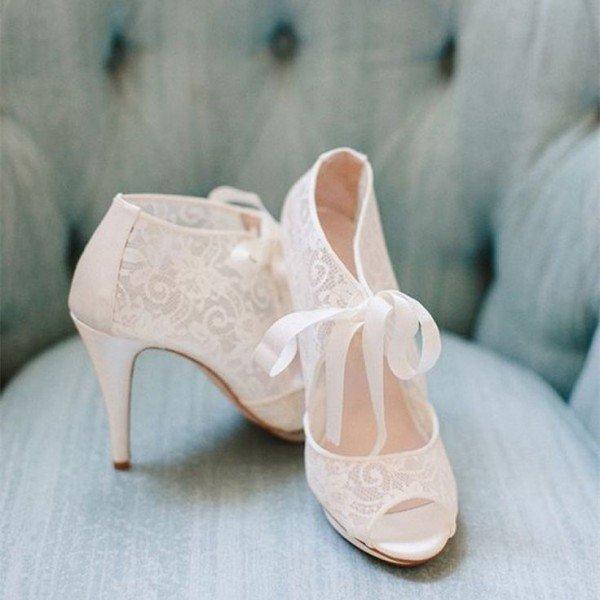 white_lace_bridal_heels_peep_toe_lace_up_pumps_for_wedding.jpg.ab71a5a1dd8415f80a31f1c6b0f22471.jpg