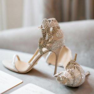 champagne_bridal_heels_with_rhinestones.thumb.jpg.aec34b4cddab4789f5865a1726281d9e.jpg